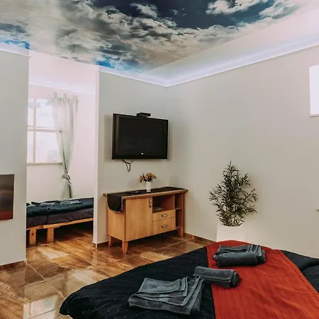 Móricz Wellness Apartman *